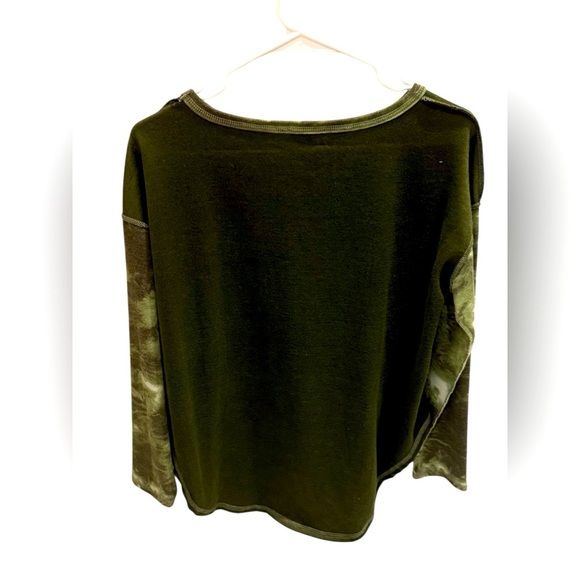 Earthbound Trading High Low Crop Top Green Sweater Long Sleeve Women Size Medium - Picture 2 of 3